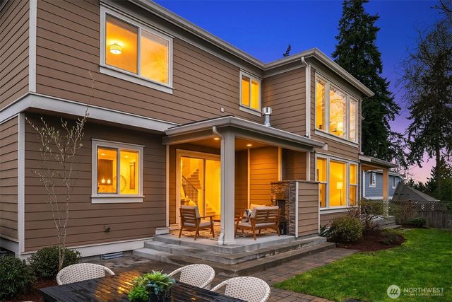 632 SW 185th St, Normandy Park, WA 98166