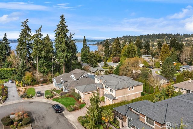 632 SW 185th St, Normandy Park, WA 98166