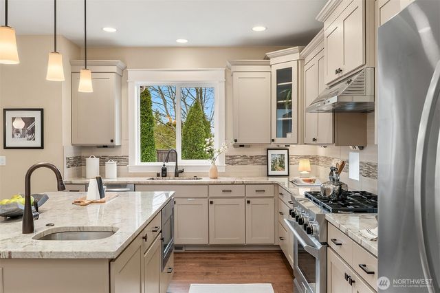 632 SW 185th St, Normandy Park, WA 98166