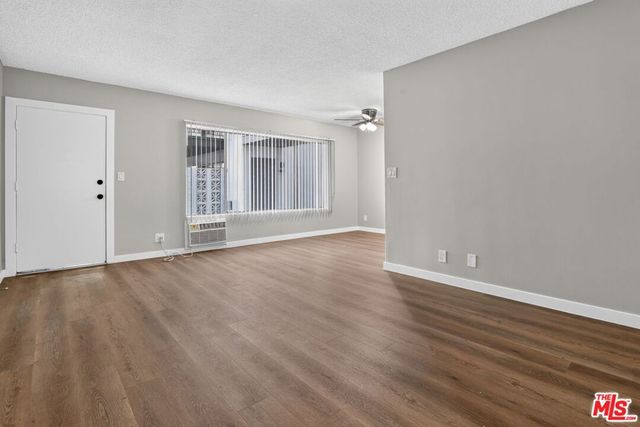 5361 Russell Avenue 105, Los Angeles, CA 90027