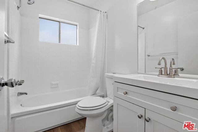 5361 Russell Avenue 105, Los Angeles, CA 90027