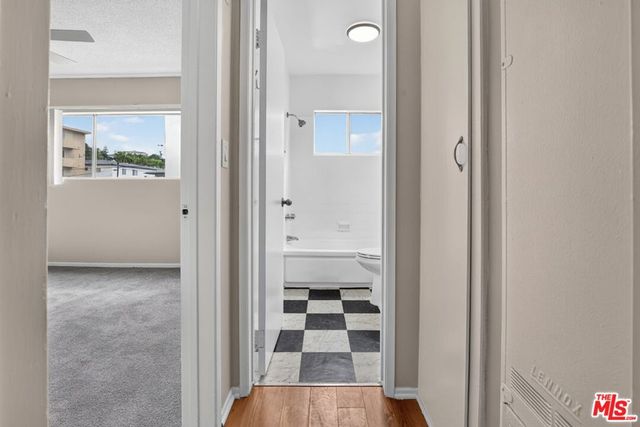 5361 Russell Avenue 105, Los Angeles, CA 90027