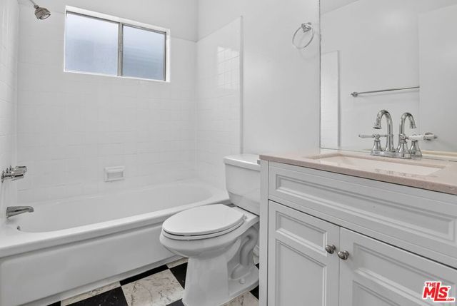 5361 Russell Avenue 105, Los Angeles, CA 90027