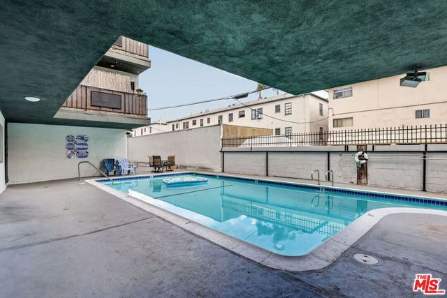 5361 Russell Avenue 105, Los Angeles, CA 90027
