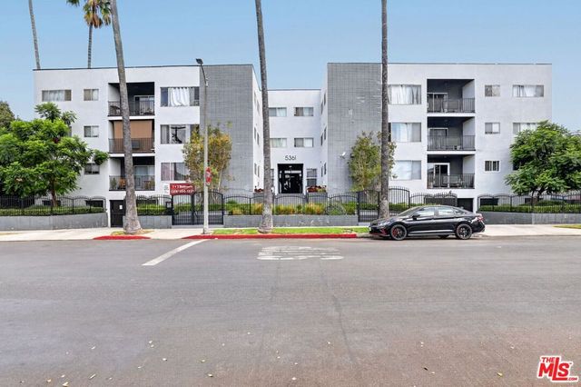 5361 Russell Avenue 105, Los Angeles, CA 90027