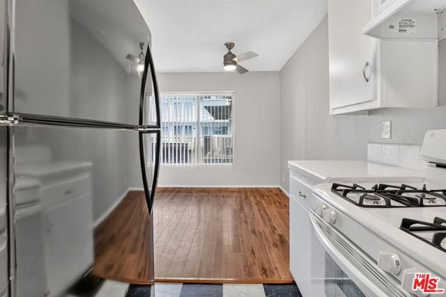 5361 Russell Avenue 105, Los Angeles, CA 90027