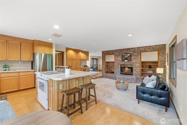 7810 175th Street SW, Edmonds, WA 98026