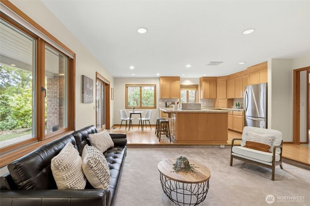 7810 175th Street SW, Edmonds, WA 98026