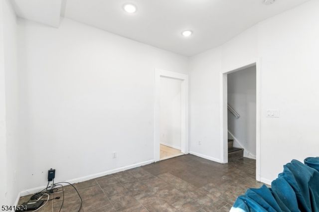 27 Winans Ave, Newark City, NJ 07108