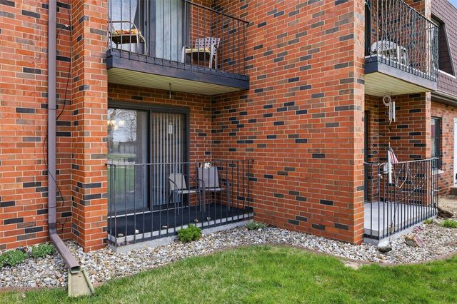 5716 Golden Court NE 52, Cedar Rapids, IA 52402