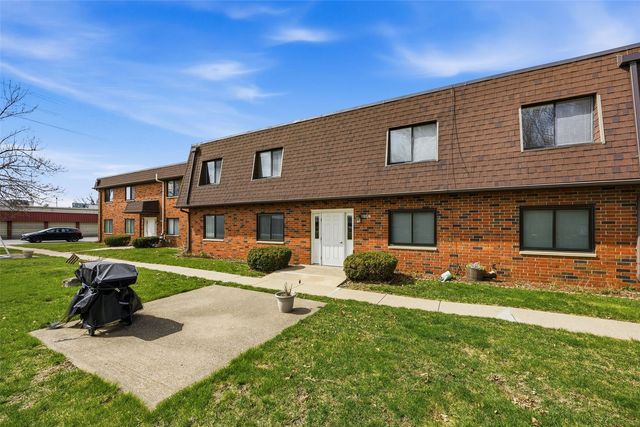5716 Golden Court NE 52, Cedar Rapids, IA 52402