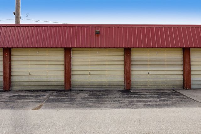 5716 Golden Court NE 52, Cedar Rapids, IA 52402