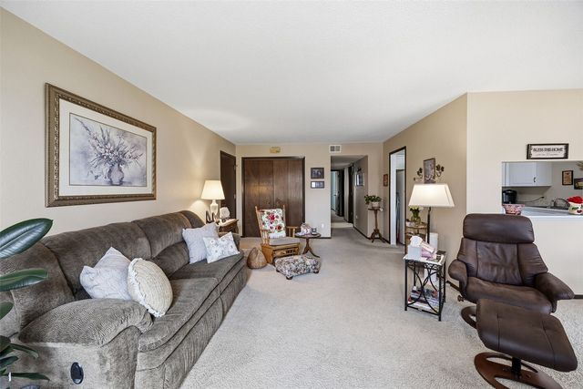 5716 Golden Court NE 52, Cedar Rapids, IA 52402