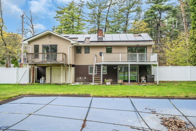 451 Gibbs Pond Road, Nesconset, NY 11767