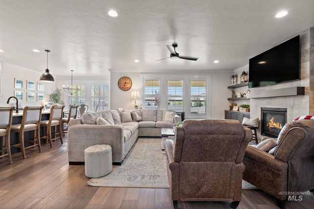 2245 N Burnam Ave, Star, ID 83669