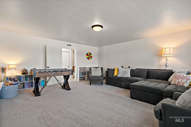 2245 N Burnam Ave, Star, ID 83669