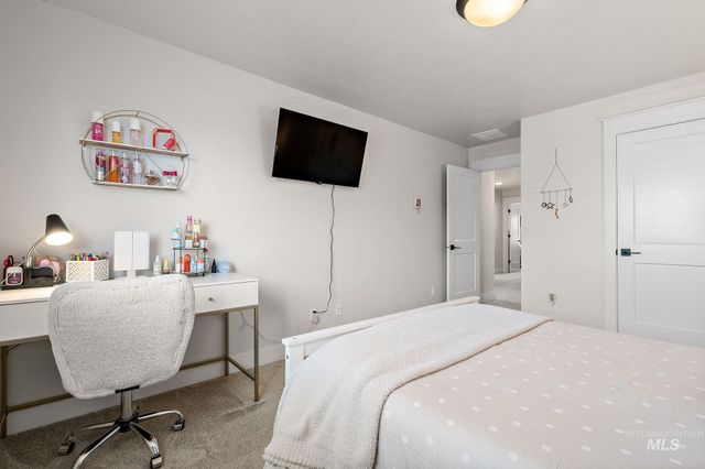 2245 N Burnam Ave, Star, ID 83669