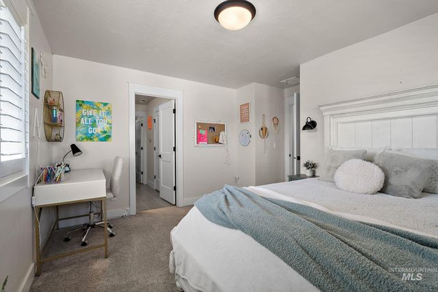 2245 N Burnam Ave, Star, ID 83669