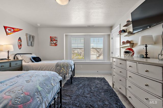 2245 N Burnam Ave, Star, ID 83669