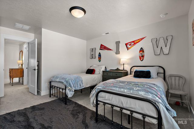 2245 N Burnam Ave, Star, ID 83669