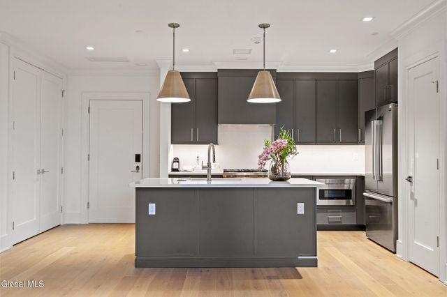 19 Washington Street 360 N, Saratoga Springs, Inside, NY 12866