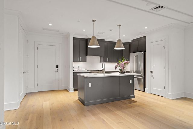 19 Washington Street 360 N, Saratoga Springs, Inside, NY 12866