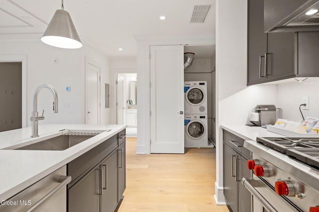 19 Washington Street 360 N, Saratoga Springs, Inside, NY 12866