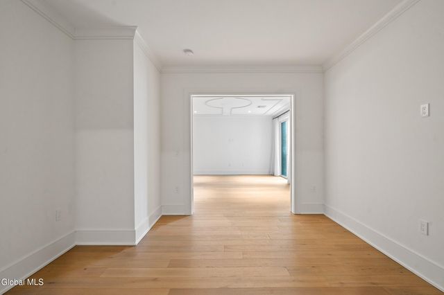 19 Washington Street 360 N, Saratoga Springs, Inside, NY 12866