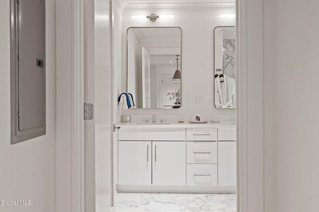 19 Washington Street 360 N, Saratoga Springs, Inside, NY 12866