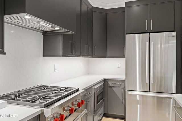 19 Washington Street 360 N, Saratoga Springs, Inside, NY 12866