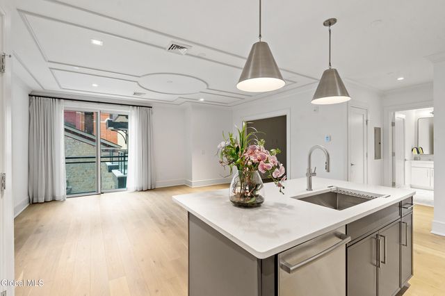 19 Washington Street 360 N, Saratoga Springs, Inside, NY 12866