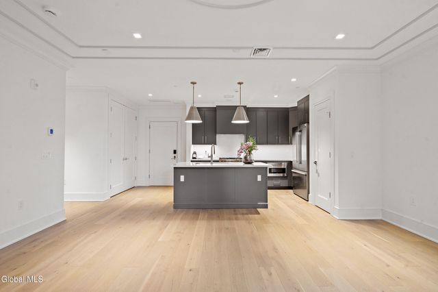 19 Washington Street 360 N, Saratoga Springs, Inside, NY 12866