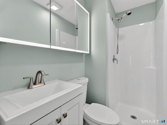 54 Rope Ferry Road I154, Waterford, CT 06385