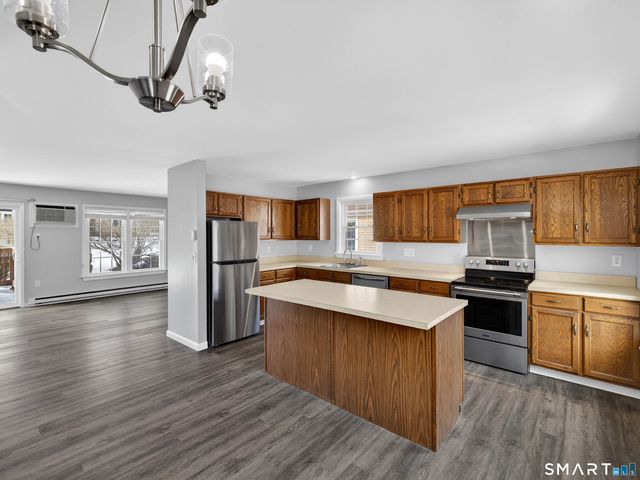 54 Rope Ferry Road I154, Waterford, CT 06385