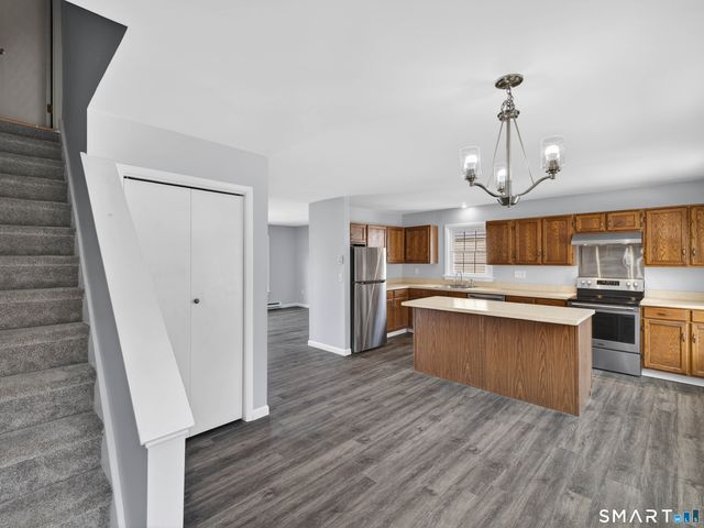 54 Rope Ferry Road I154, Waterford, CT 06385