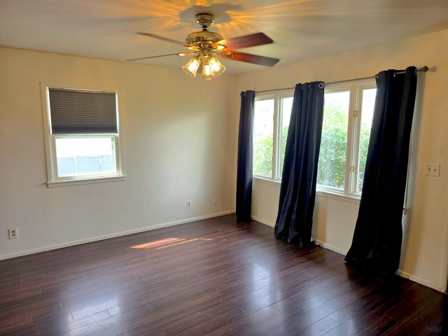 513 E DENVER, Rapid City, SD 57701