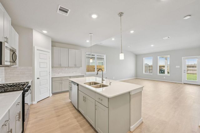 29015 Farmhouse Estates Drive, Waller, TX 77484