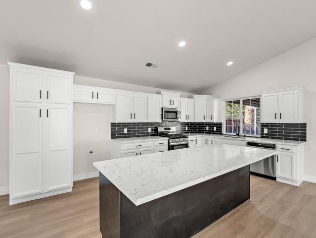 3742 W Bullard Avenue, Fresno, CA 93711