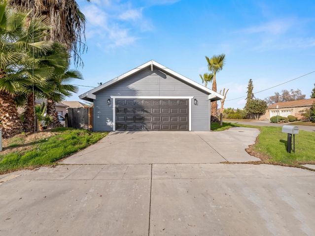 3742 W Bullard Avenue, Fresno, CA 93711