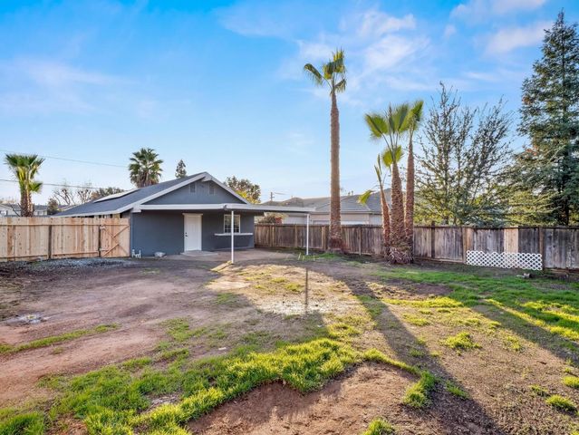 3742 W Bullard Avenue, Fresno, CA 93711