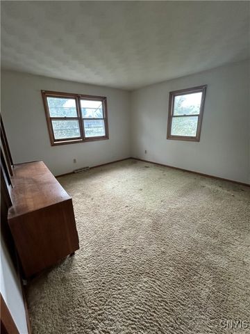 9 Anderson Circle, Auburn, NY 13021