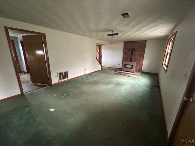 9 Anderson Circle, Auburn, NY 13021