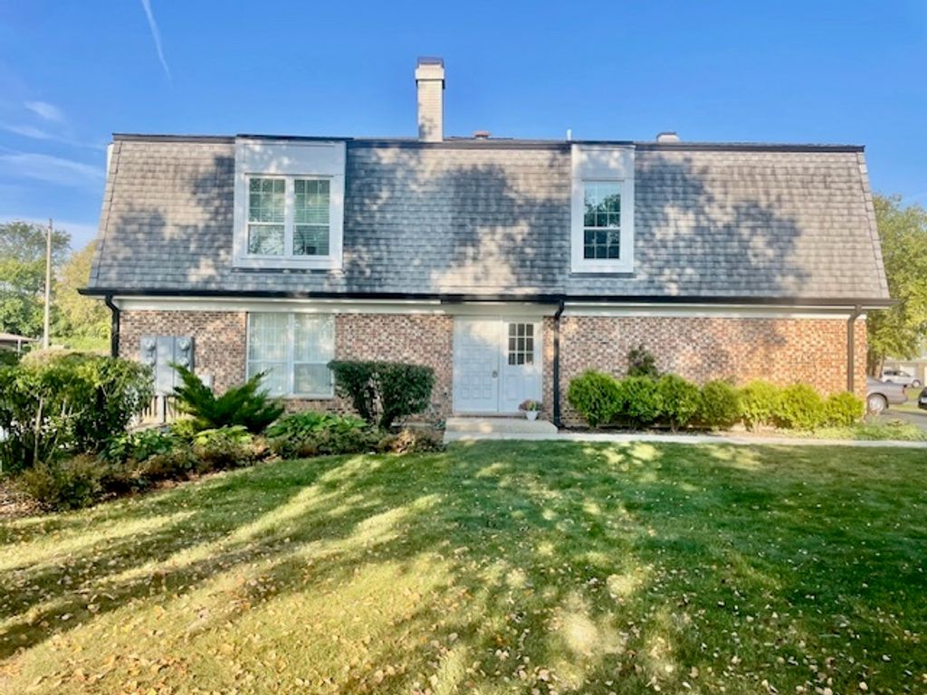 164 W Golf Road A, Libertyville, IL 60048