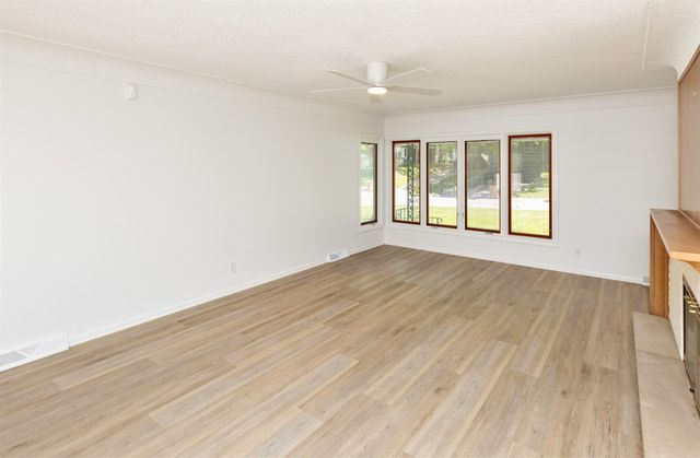 6522 Lincoln Avenue, Windsor Heights, IA 50324