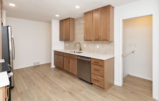 6522 Lincoln Avenue, Windsor Heights, IA 50324