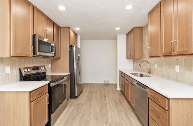 6522 Lincoln Avenue, Windsor Heights, IA 50324