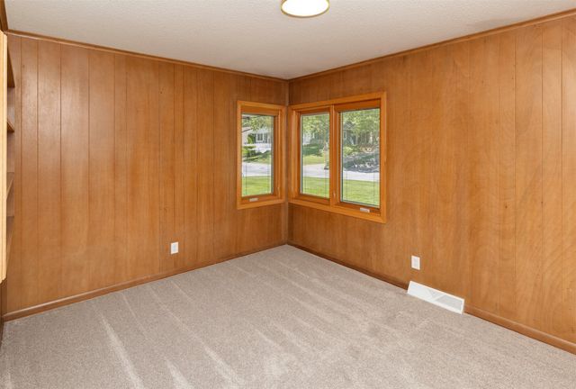 6522 Lincoln Avenue, Windsor Heights, IA 50324