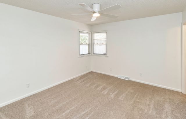 6522 Lincoln Avenue, Windsor Heights, IA 50324