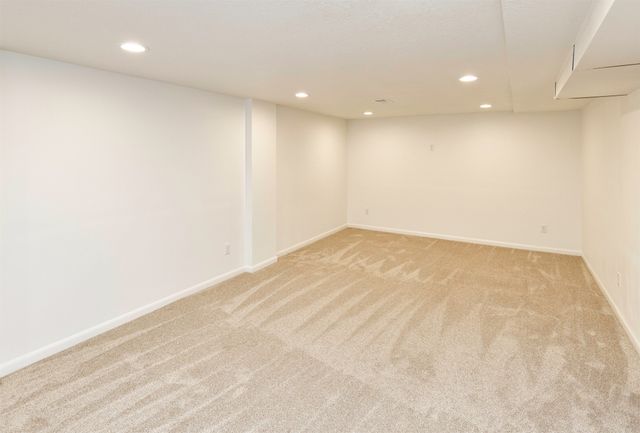 6522 Lincoln Avenue, Windsor Heights, IA 50324