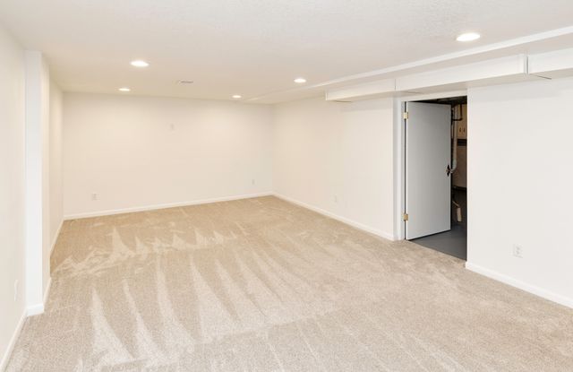 6522 Lincoln Avenue, Windsor Heights, IA 50324
